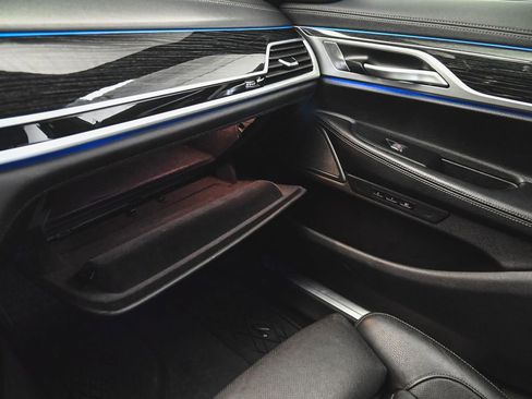 Used 2022 BMW 740i xDrive w/ M Sport Package AWD/4WD image 16