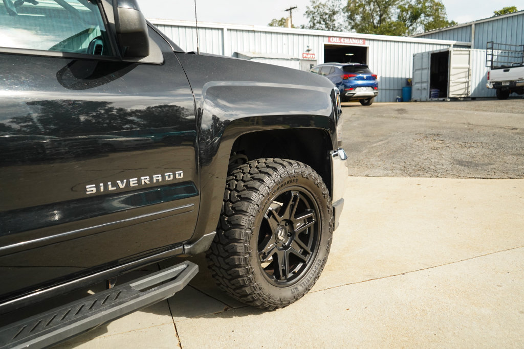 Used 2018 Chevrolet Silverado 1500 LT w/ All Star Edition AWD/4WD image 19
