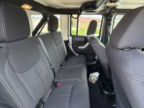 Used 2013 Jeep Wrangler Unlimited Sahara w/ Connectivity Group AWD/4WD image 4