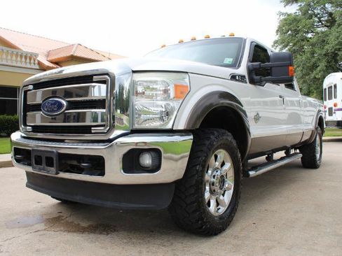 Used 2015 Ford F250 Lariat w/ Lariat Ultimate Package AWD/4WD image 9
