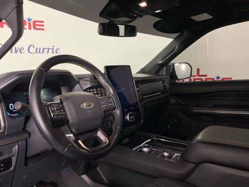 Used 2024 Ford Expedition Platinum image 13