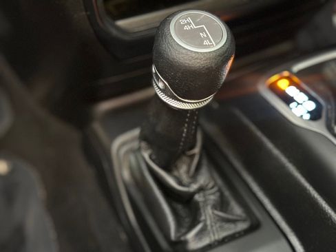 Used 2019 Jeep Wrangler Unlimited Sport S image 21