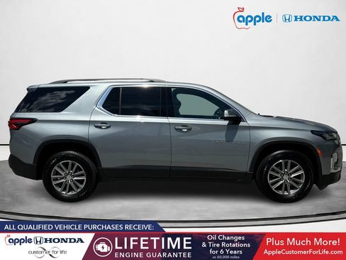 Used 2023 Chevrolet Traverse LT w/ LPO, Cargo Package AWD/4WD image 2