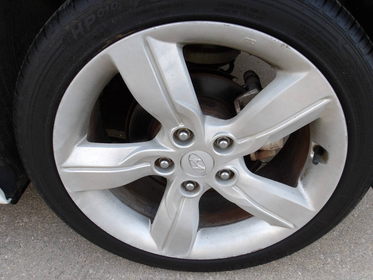 Used 2013 Hyundai Veloster w/ Tech Pkg FWD image 50