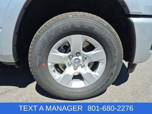New 2026 RAM 1500 4x4 Crew Cab image 12