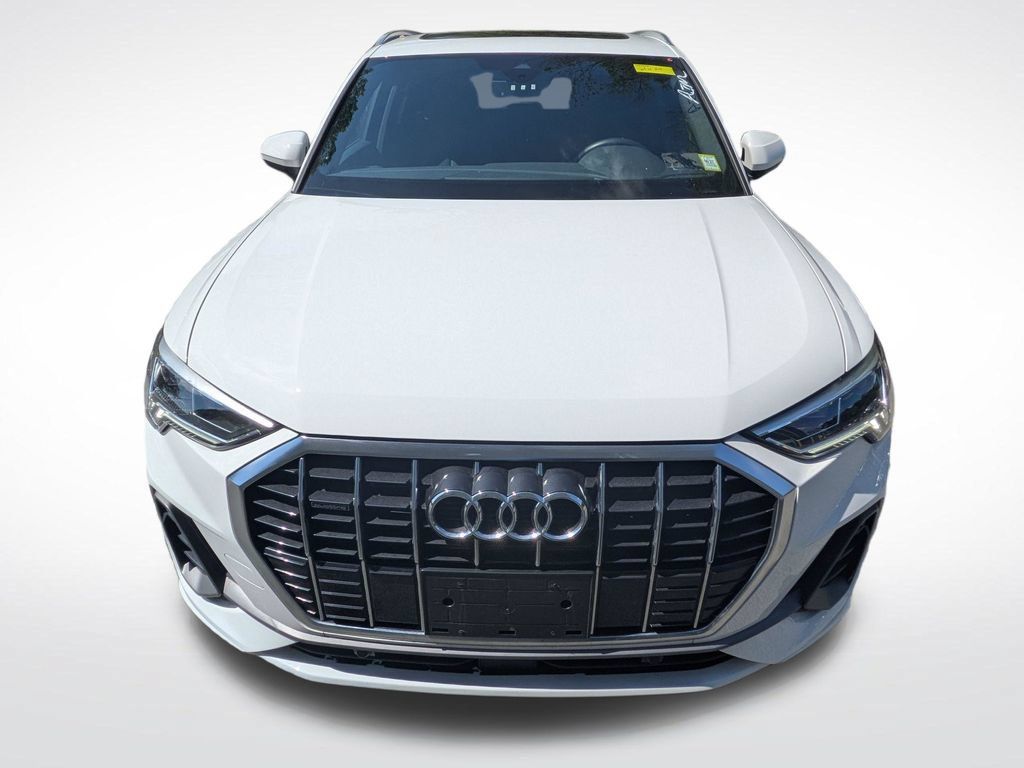 Used 2025 Audi Q3 2.0T Premium w/ Convenience Package AWD/4WD image 8