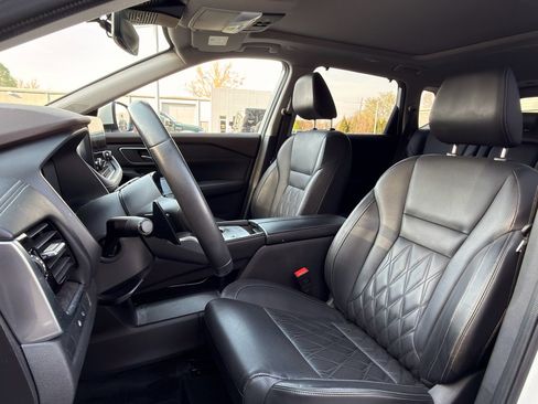 Used 2023 Nissan Rogue Platinum w/ Platinum Premium Package image 10