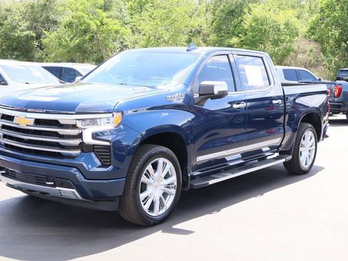 Used 2023 Chevrolet Silverado 1500 High Country w/ High Country Premium Package AWD/4WD image 5