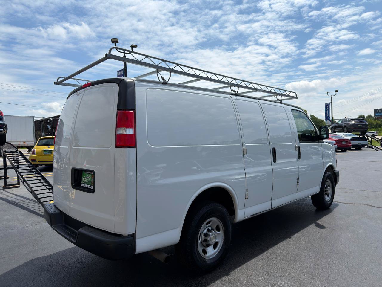 Used 2020 Chevrolet Express 2500 w/ Driver Convenience Package RWD image 3