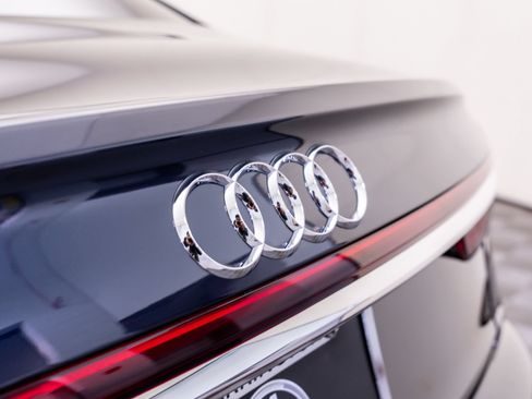 Used 2025 Audi S8 AWD/4WD image 35