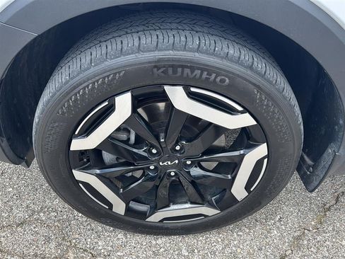 Certified 2024 Kia Telluride S FWD image 9