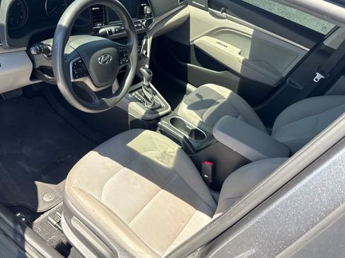 Used 2017 Hyundai Elantra SE FWD image 14