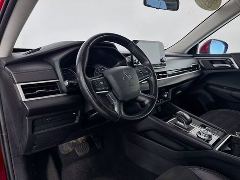 Used 2024 Mitsubishi Outlander SE FWD image 9