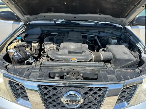 Used 2010 Nissan Frontier SE AWD/4WD image 19