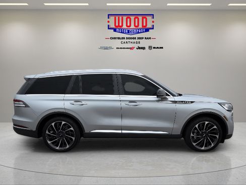 Used 2024 Lincoln Aviator Reserve w/ Equipment Group 201A AWD/4WD image 2