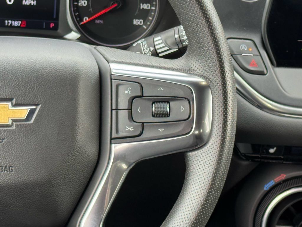 Used 2024 Chevrolet Blazer LT w/ Convenience Package FWD image 26