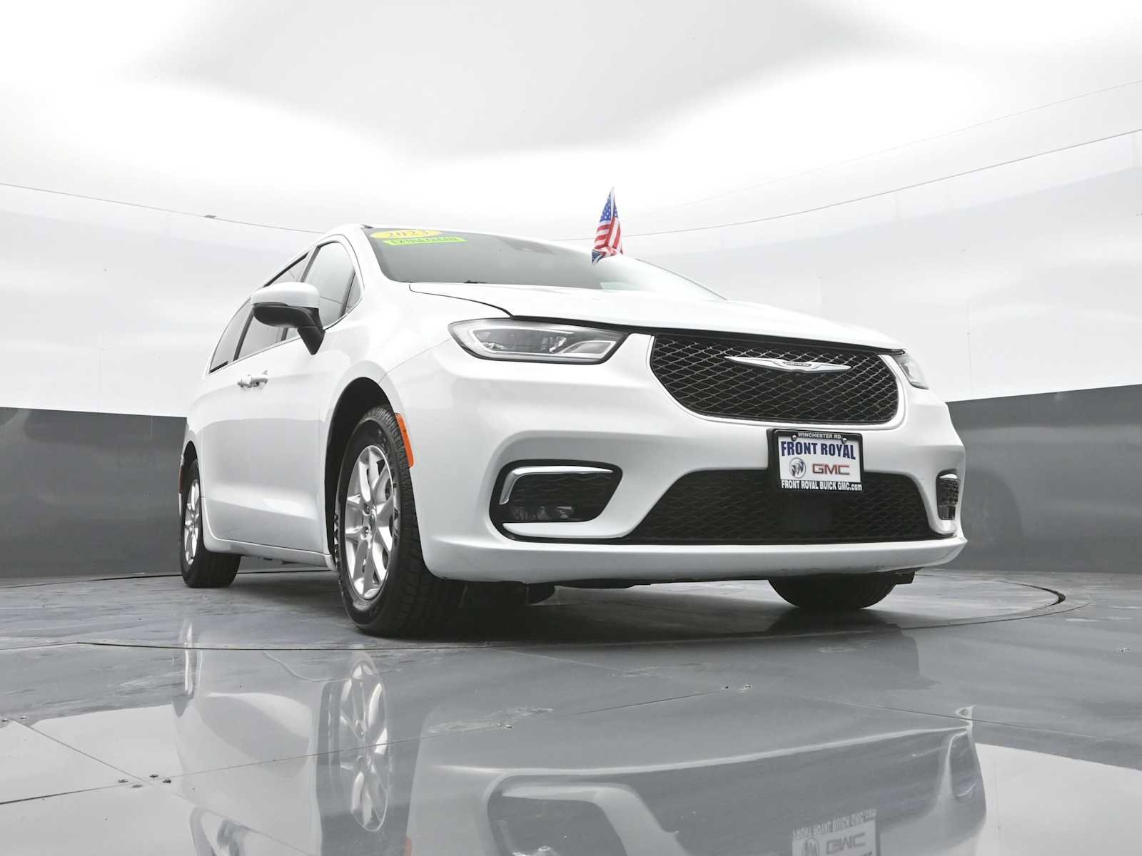 Used 2023 Chrysler Pacifica Touring-L FWD image 33