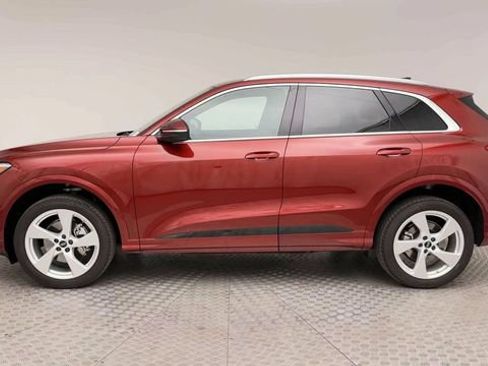 Used 2025 Audi Q5 Premium Plus w/ Premium Plus AWD/4WD image 5