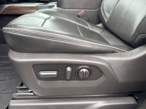 Used 2022 Chevrolet Silverado 1500 High Country image 10