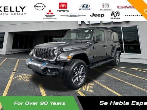 Used 2024 Jeep Wrangler Unlimited w/ Convenience Group AWD/4WD image 1