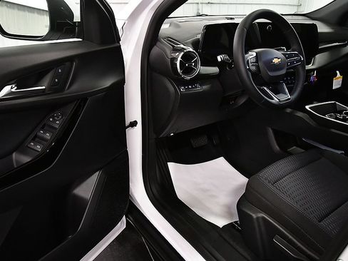 New 2026 Chevrolet Equinox LT AWD/4WD image 14