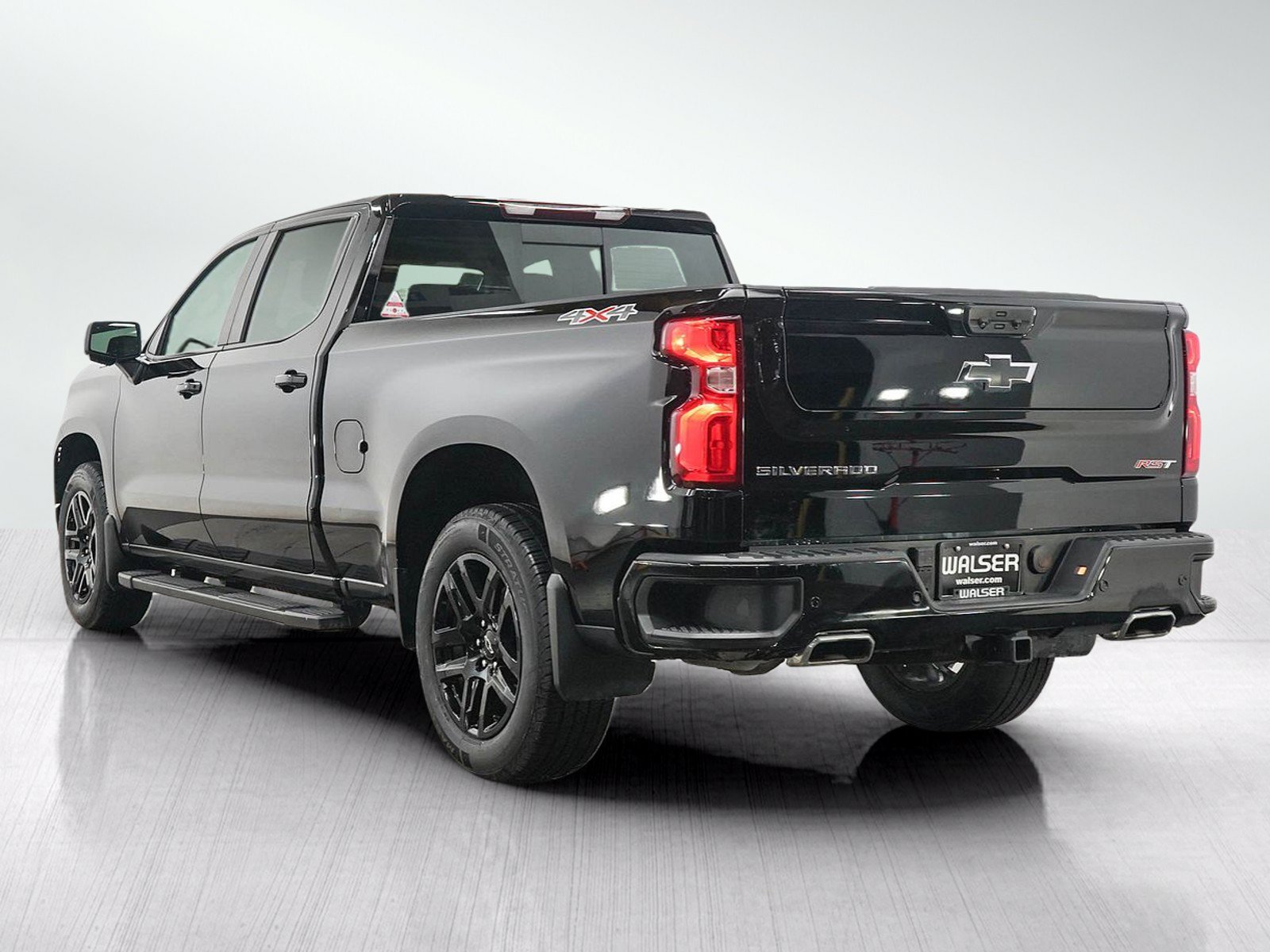 Used 2023 Chevrolet Silverado 1500 RST AWD/4WD image 3