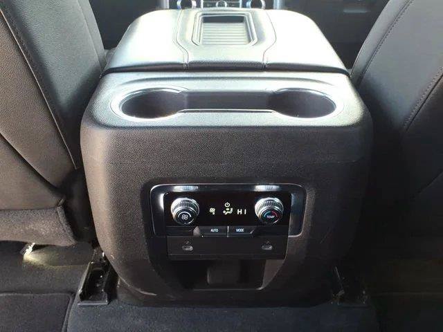 Used 2024 GMC Yukon SLT AWD/4WD image 22