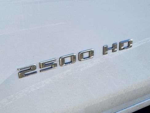 Used 2024 Chevrolet Silverado 2500 LT image 9
