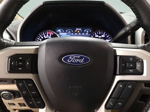 Used 2019 Ford F250 Lariat w/ Lariat Ultimate Package AWD/4WD image 14