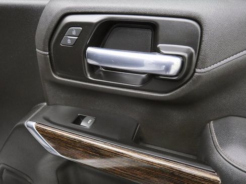 Used 2022 GMC Sierra 2500 SLE w/ X31 Off-Road Package image 19