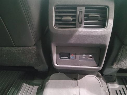 Used 2023 Nissan Rogue SL w/ SL Premium Package image 24