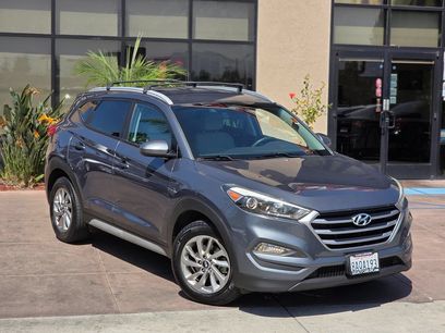 Used 2017 Hyundai Tucson SE w/ SE Popular Package 02