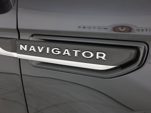 Used 2023 Lincoln Navigator Reserve AWD/4WD image 17