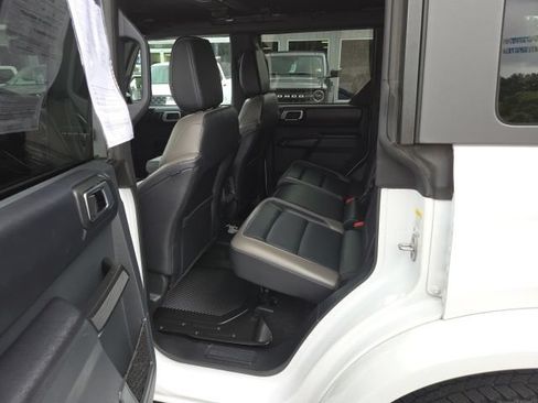 Used 2025 Ford Bronco Outer Banks AWD/4WD image 14