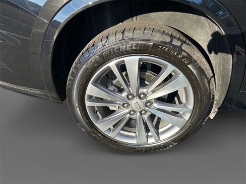 Used 2025 Cadillac XT6 Premium Luxury image 10