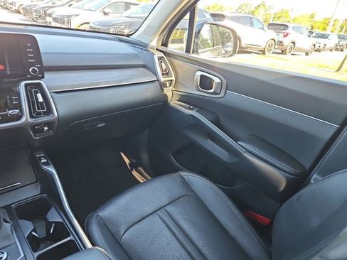 Certified 2023 Kia Sorento EX image 10