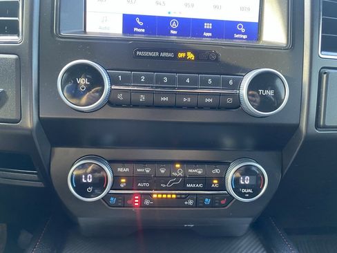 Used 2021 Ford Expedition Limited image 22