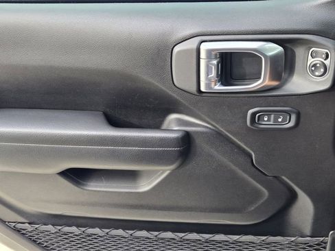 Used 2024 Jeep Gladiator Sport image 25