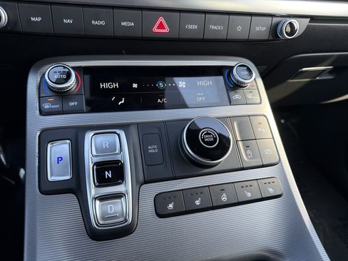 Used 2024 Hyundai Palisade Calligraphy image 24