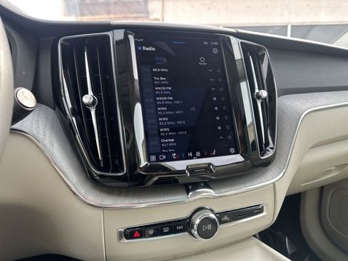 Certified 2023 Volvo XC60 B5 Plus w/ Climate Package image 22