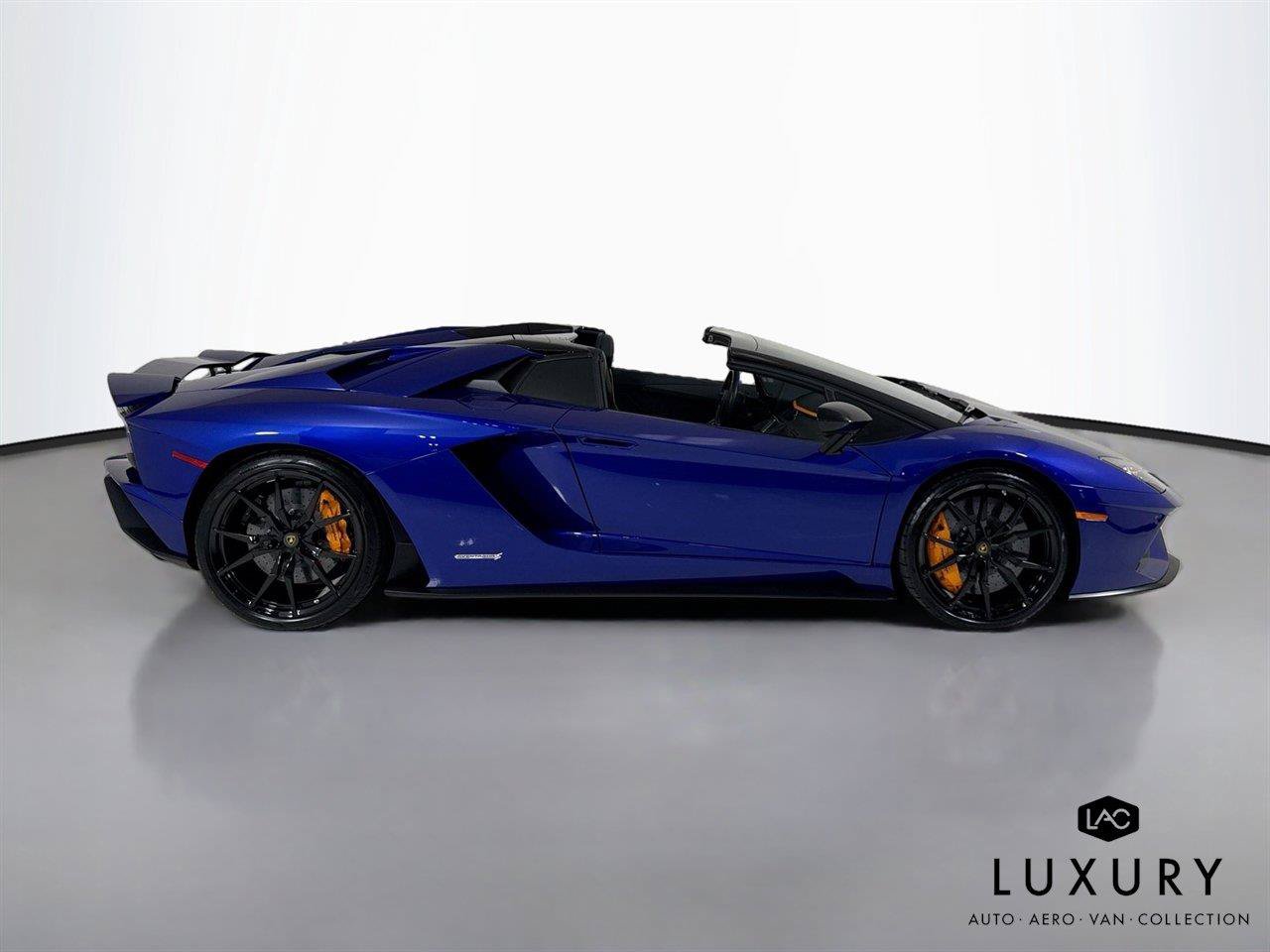 Used 2019 Lamborghini Aventador S AWD/4WD image 4