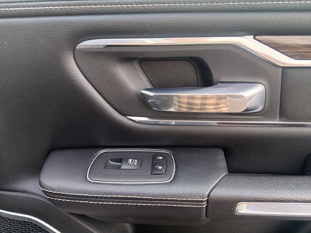 Used 2020 RAM 1500 Laramie AWD/4WD image 23
