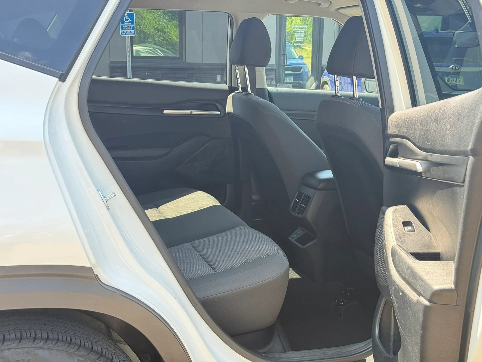 Used 2024 Kia Seltos LX AWD/4WD image 11