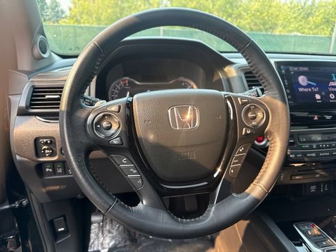 Used 2017 Honda Pilot Touring image 10