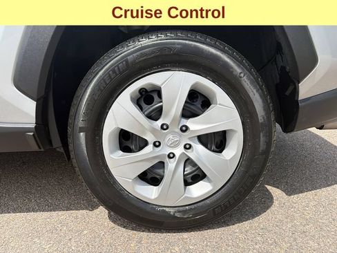 Certified 2025 Toyota RAV4 LE AWD/4WD image 9