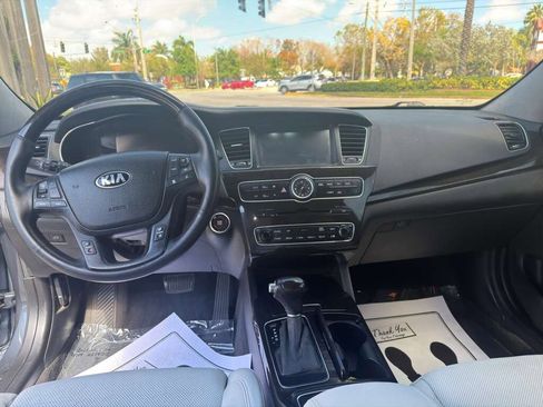 Used 2014 Kia Cadenza Premium w/ Technology Package image 10