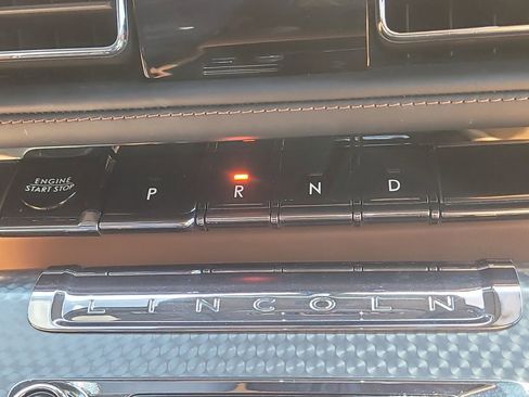 Certified 2025 Lincoln Aviator Black Label image 25