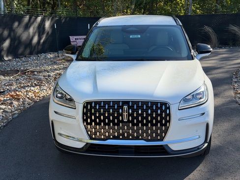 New 2026 Lincoln Corsair Reserve image 8