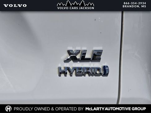 Used 2024 Toyota RAV4 XLE AWD/4WD image 32
