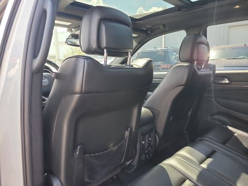 Used 2019 Jeep Grand Cherokee High Altitude AWD/4WD image 12